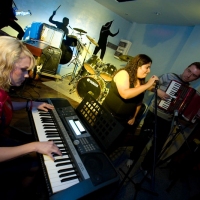 moti_frances_party_03_11_07-005